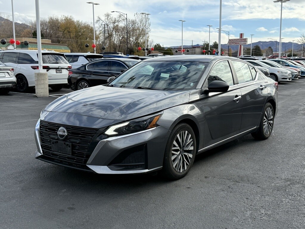 2024 Nissan Altima 2.5 SV photo 3
