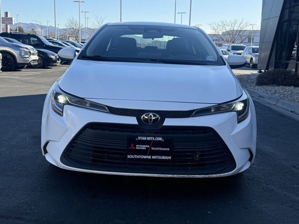 2023 Toyota Corolla LE photo 2