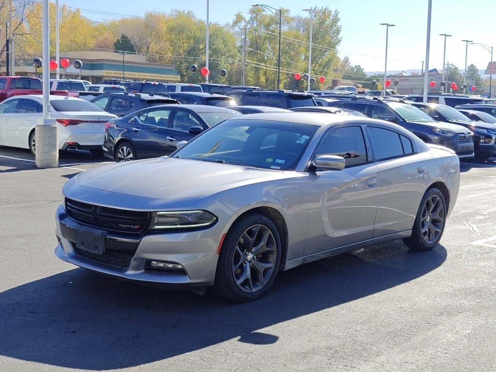 2015 Dodge Charger SXT photo 3