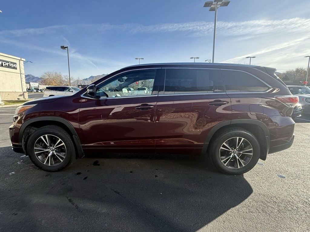 2016 Toyota Highlander XLE photo 3