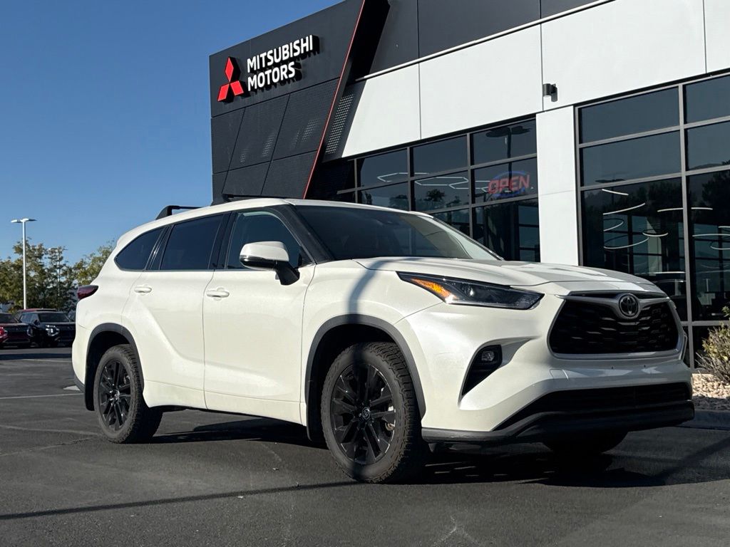 2021 Toyota Highlander LE