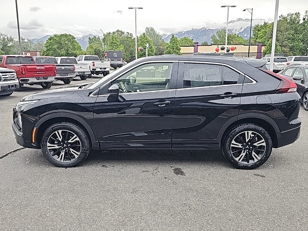 2025 Mitsubishi Eclipse Cross LE photo 4