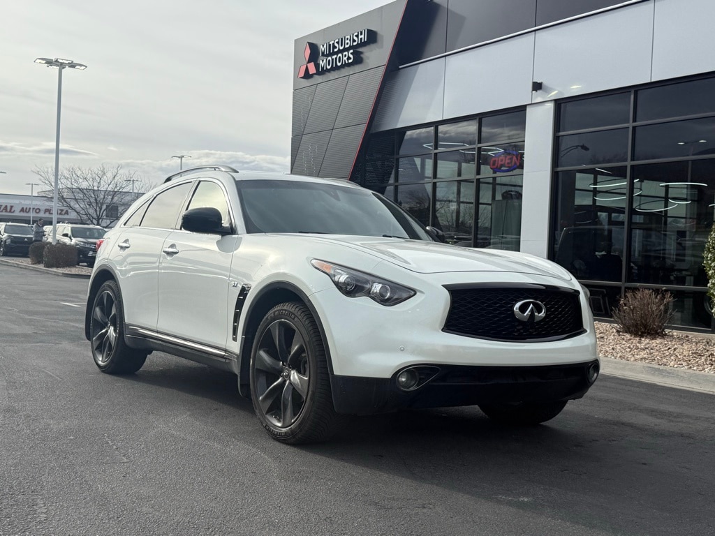 2017 INFINITI QX70 Base's photo