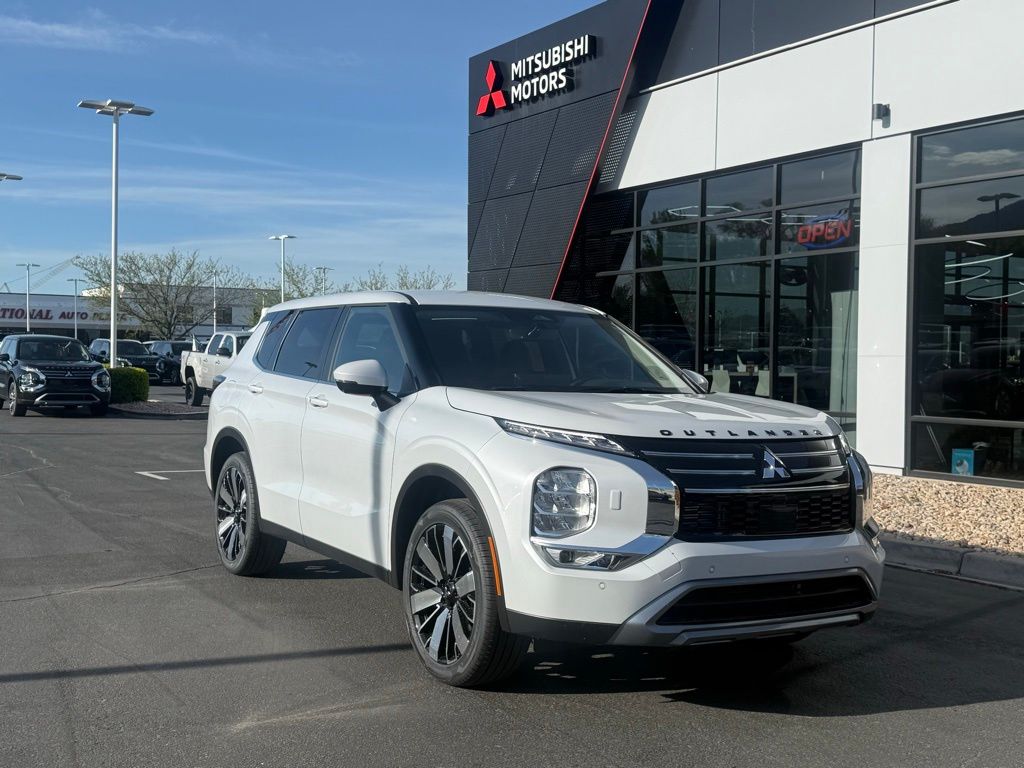 2026 Mitsubishi Outlander SE S-AWC's photo