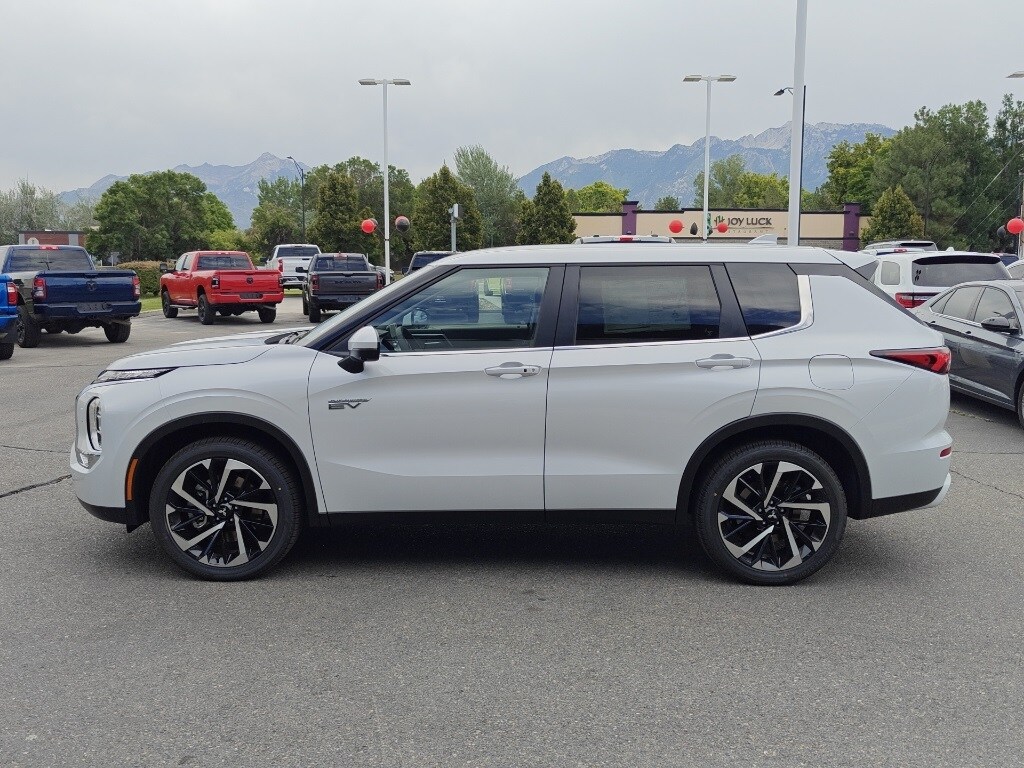 2025 Mitsubishi Outlander PHEV SE photo 4