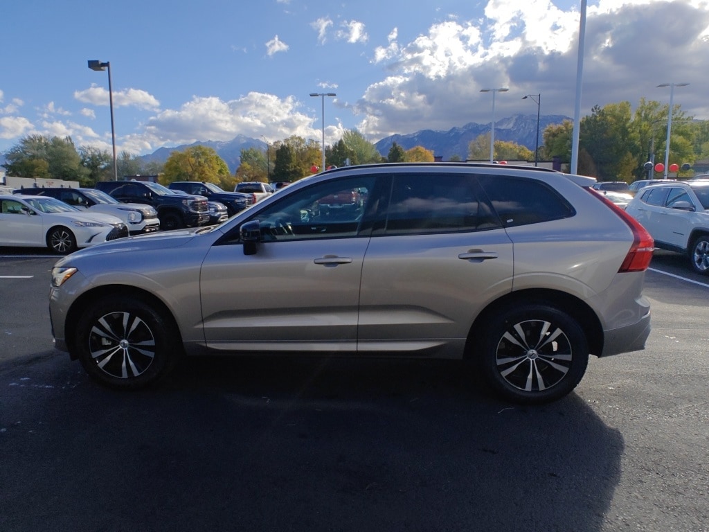 Used 2025 Volvo XC60 B5 Core SUV