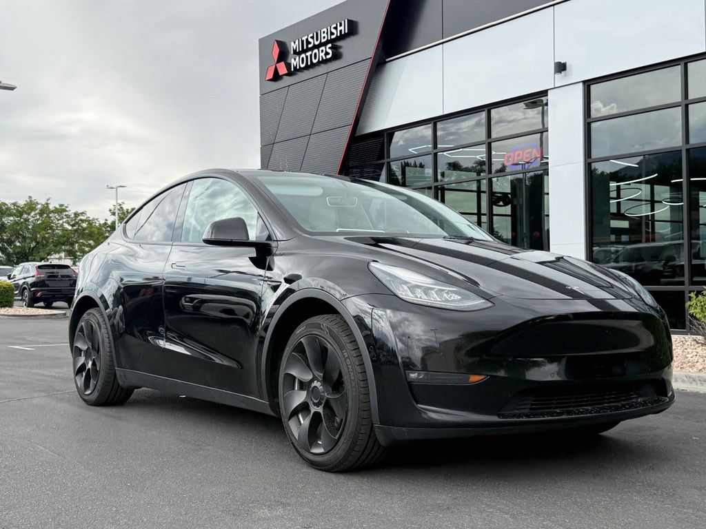 2021 Tesla Model Y Long Range Dual Motor All-Wheel Drive's photo