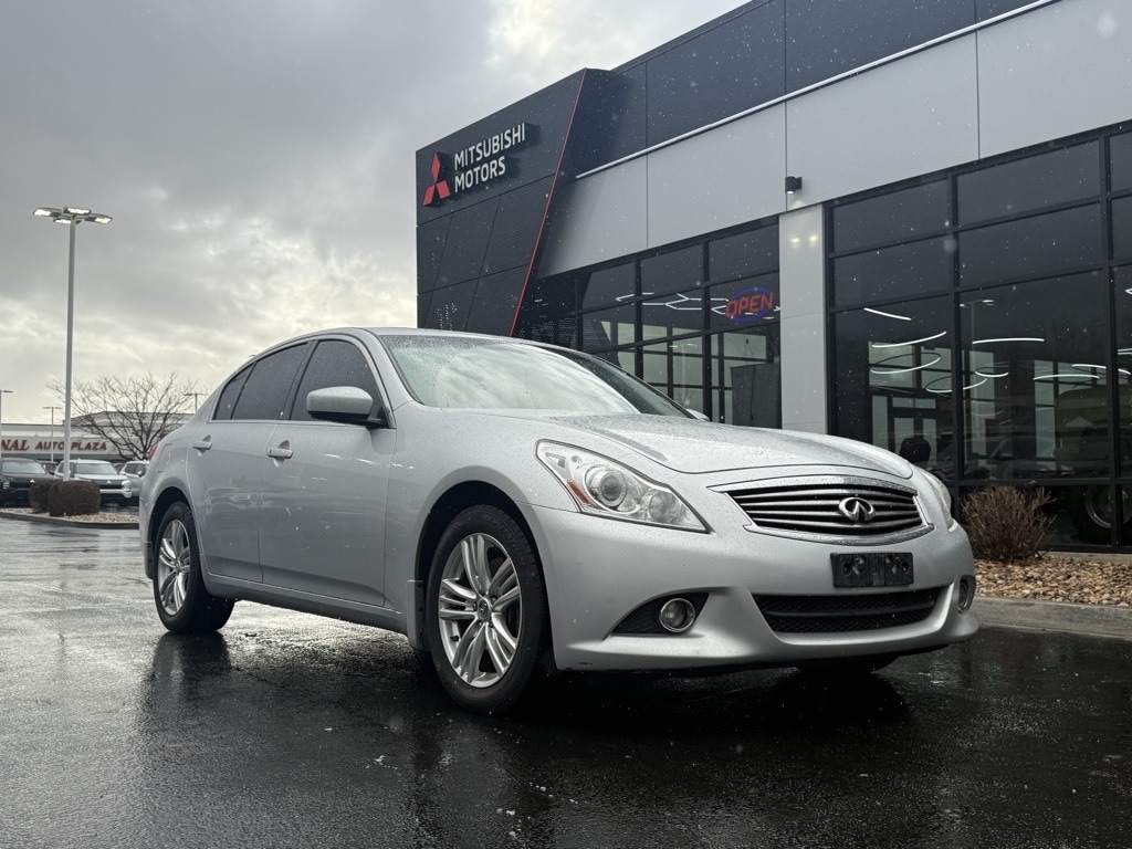 2015 INFINITI Q40 Base's photo