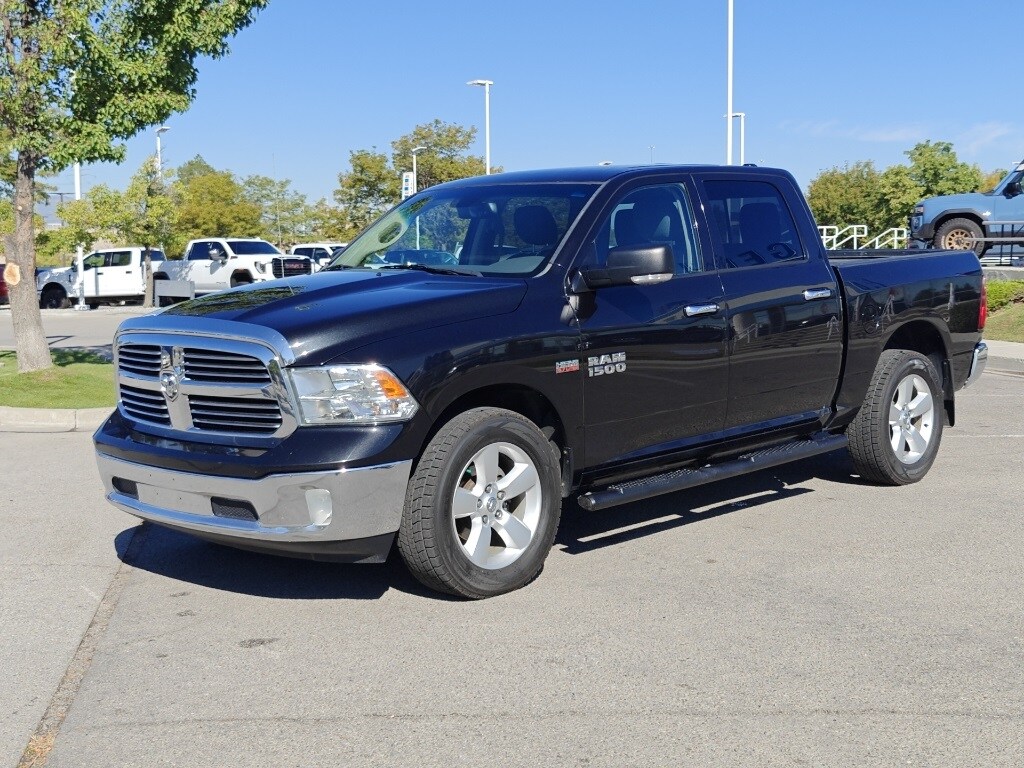 2015 Ram 1500 SLT photo 3