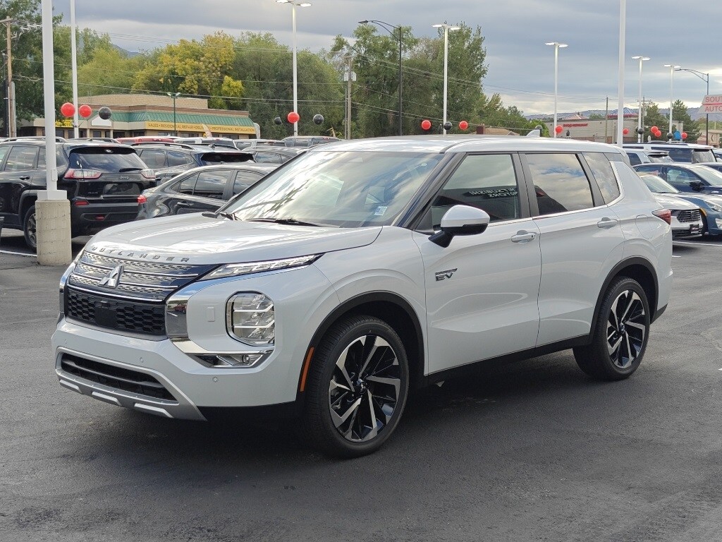 2025 Mitsubishi Outlander PHEV SE photo 2