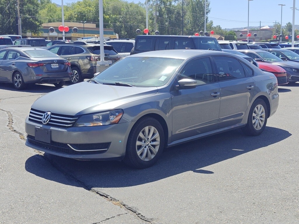 2015 Volkswagen Passat Wolfsburg Edition photo 2