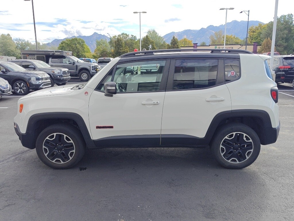 2016 Jeep Renegade Trailhawk photo 4