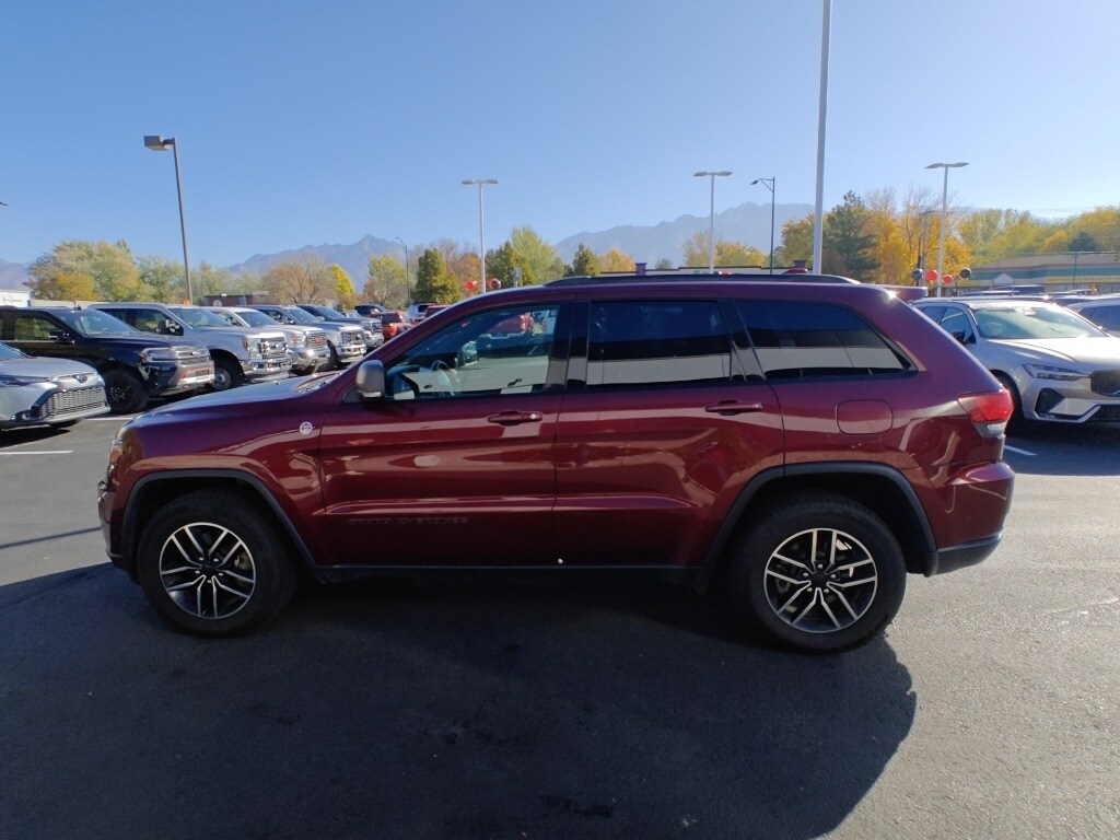2019 Jeep Grand Cherokee Trailhawk photo 3