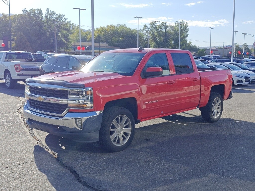2017 Chevrolet Silverado 1500 LT photo 4