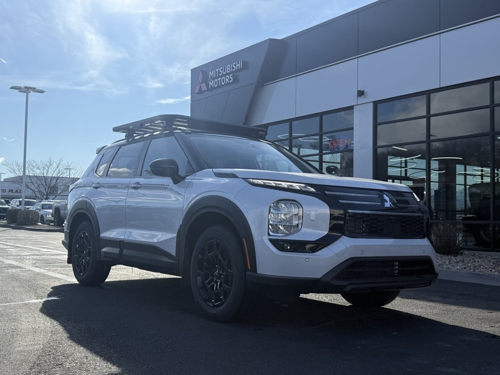 2026 Mitsubishi Outlander Trail Edition's photo