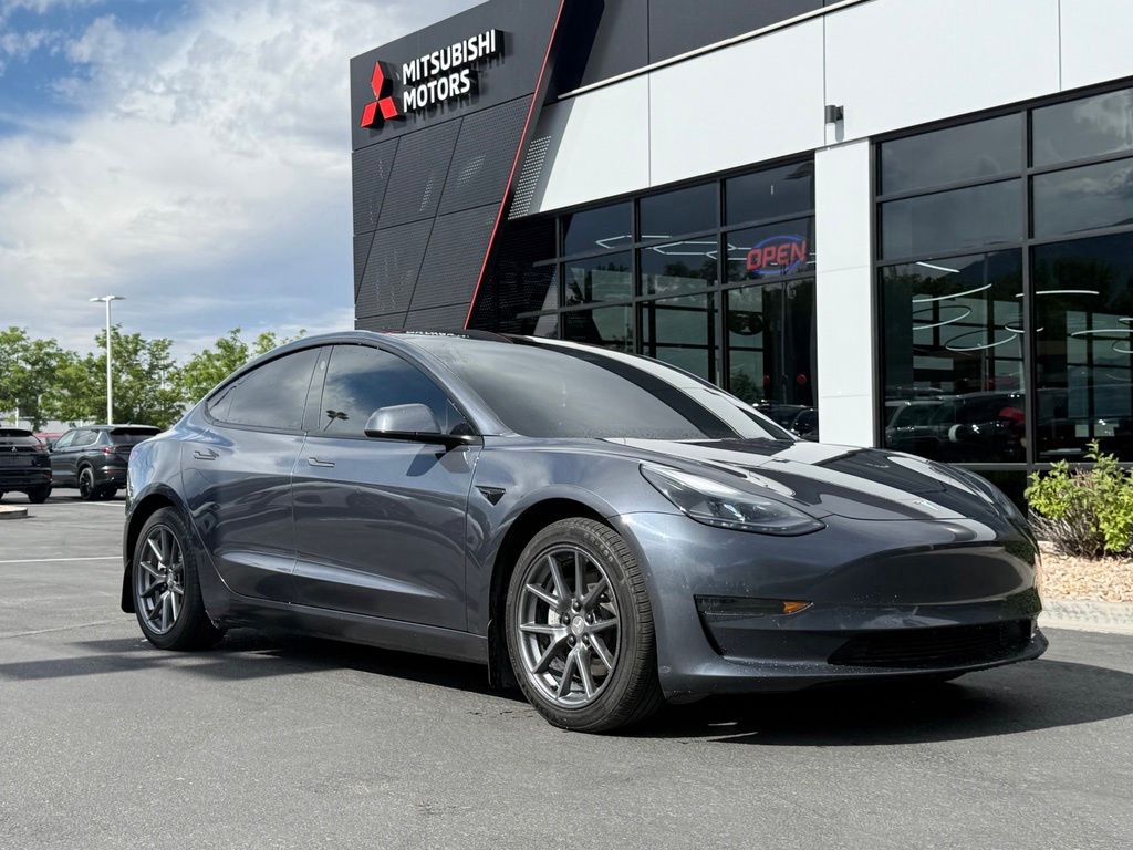 2022 Tesla Model 3 Long Range Dual Motor All-Wheel Drive's photo
