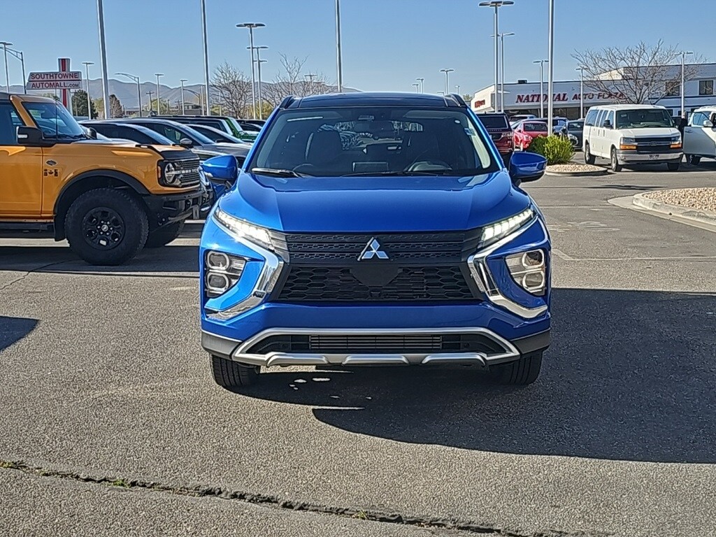 2025 Mitsubishi Eclipse Cross LE photo 2