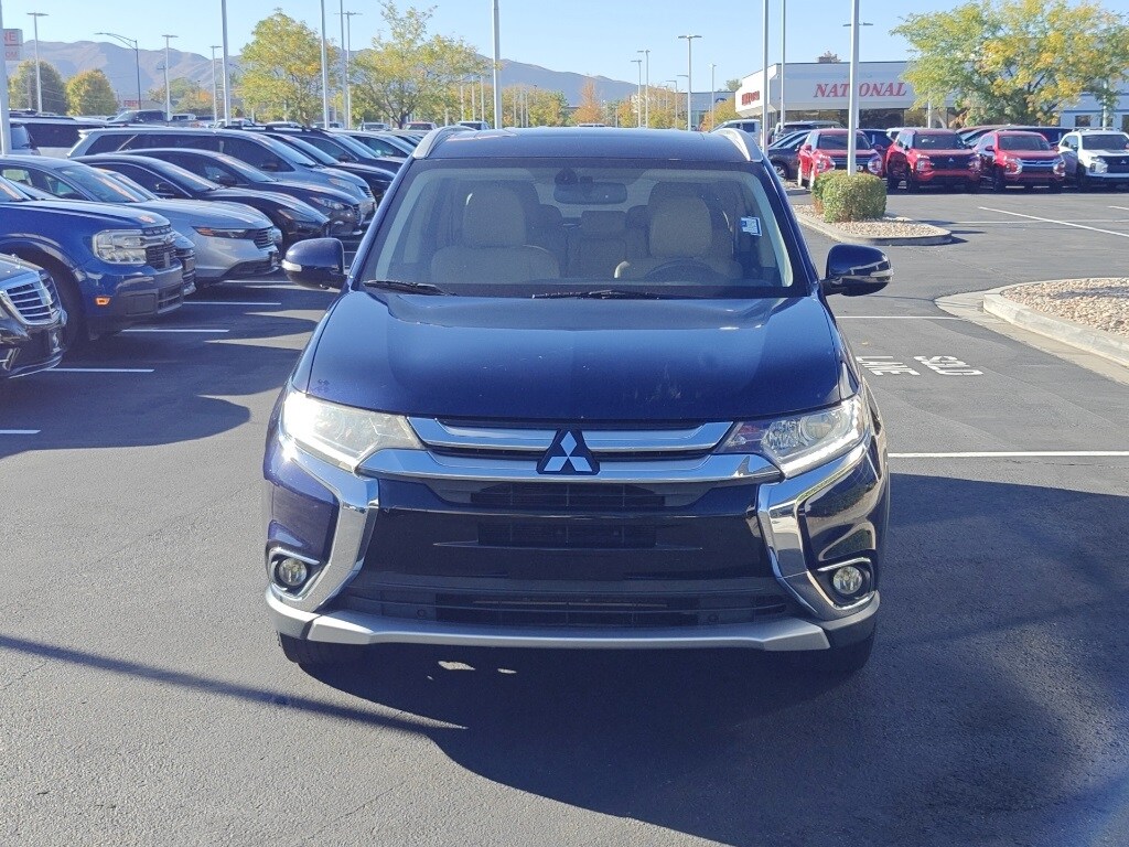 2017 Mitsubishi Outlander SEL photo 2