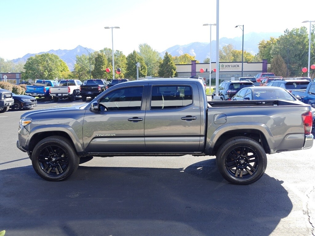2022 Toyota Tacoma SR5 photo 4