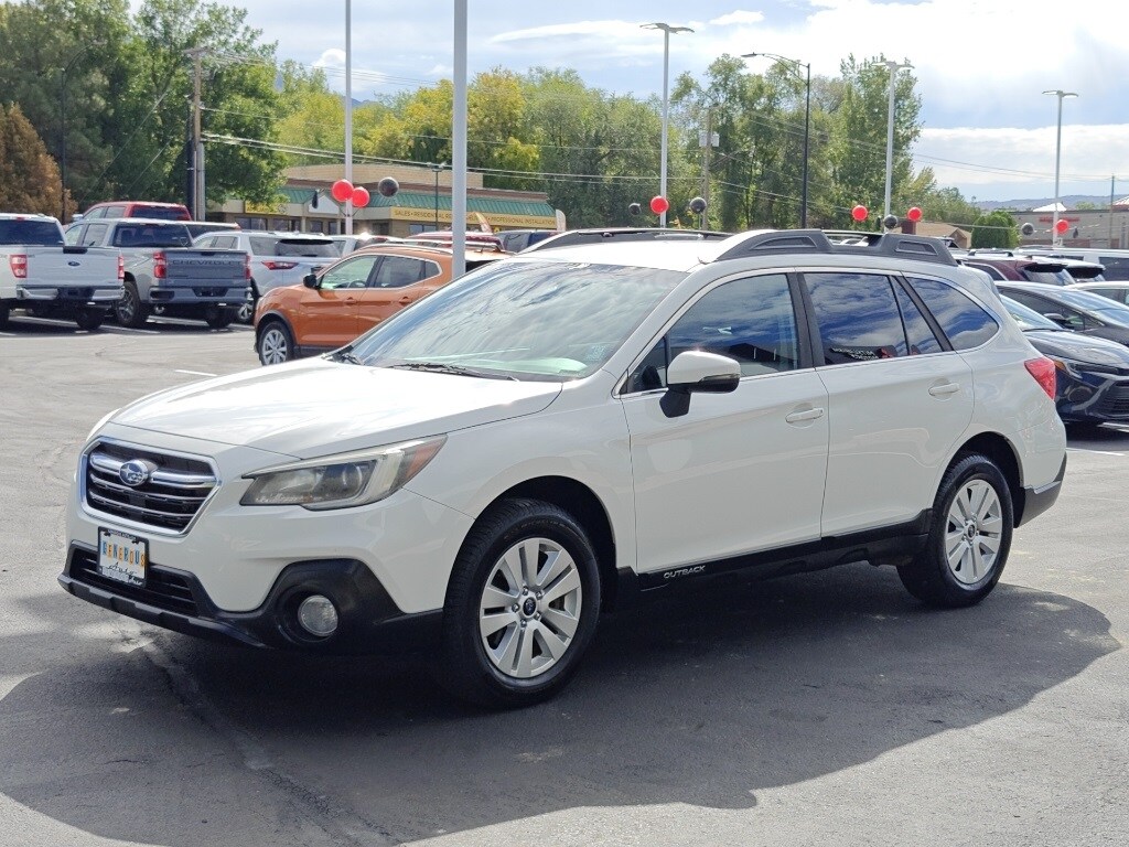 2019 Subaru Outback 2.5i Premium photo 2