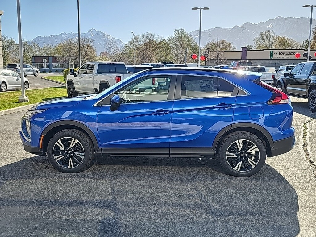 2025 Mitsubishi Eclipse Cross LE photo 4