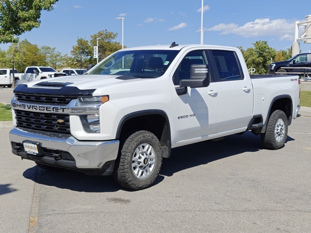 2021 Chevrolet Silverado 2500HD LT photo 3