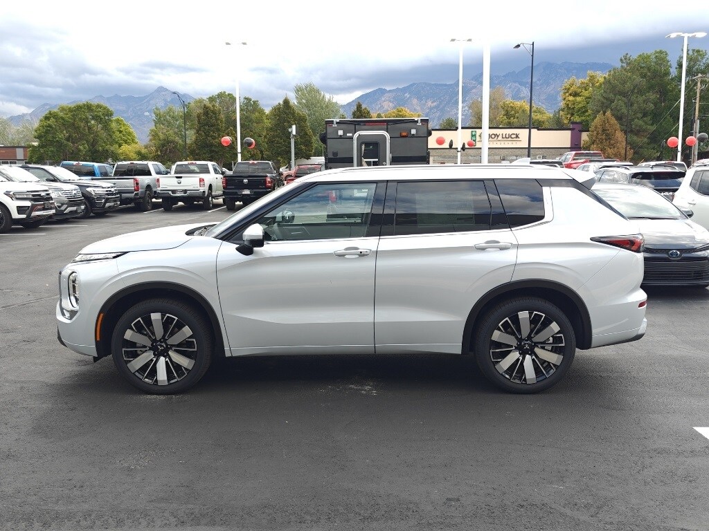 2025 Mitsubishi Outlander SEL GT photo 4