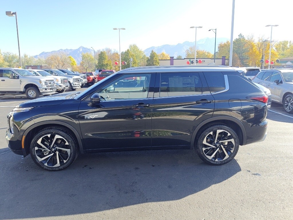 2025 Mitsubishi Outlander PHEV SEL photo 3