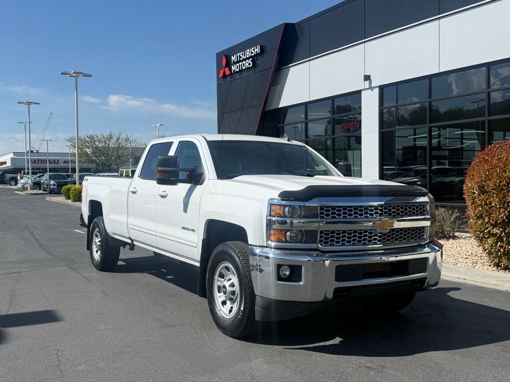 2019 Chevrolet Silverado HD LT 4WD Crew Cab Standard Box's photo
