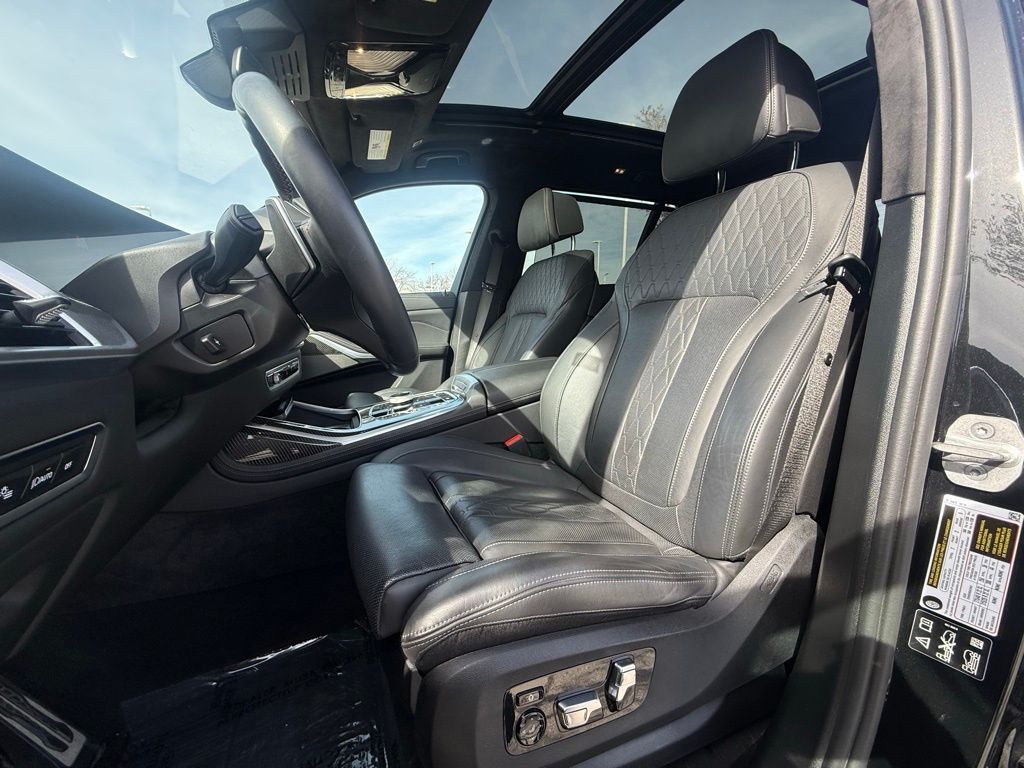 2025 BMW X7 M60i - Photo 10