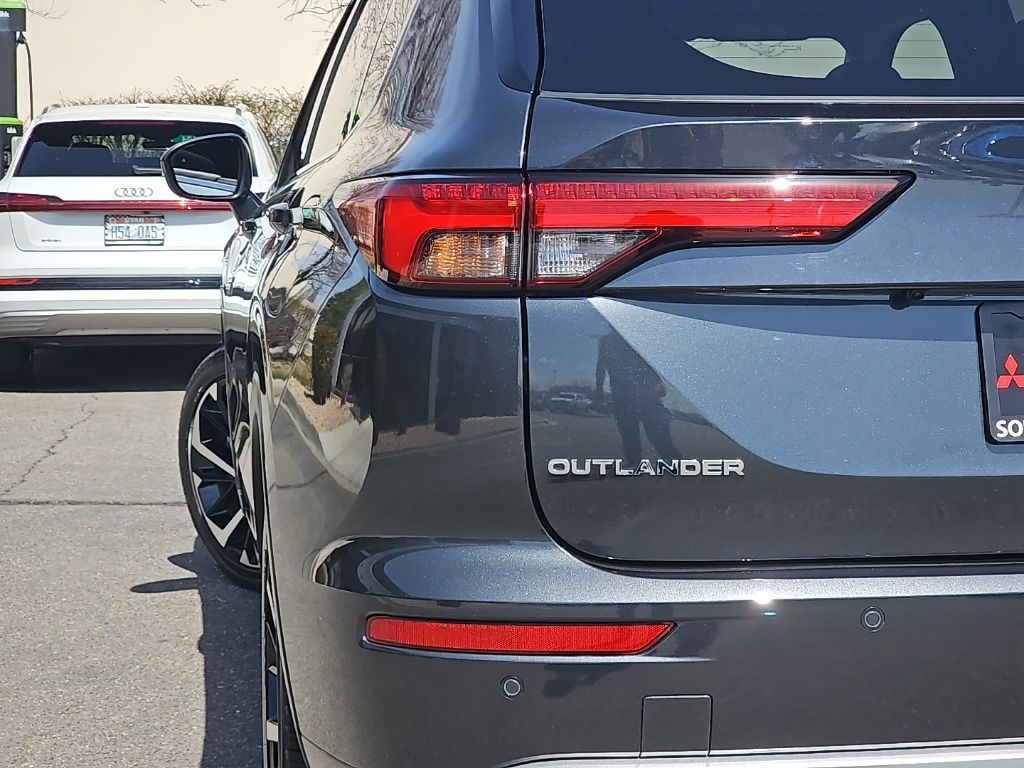 2025 Mitsubishi Outlander Plug-in Hybrid SEL - Photo 37