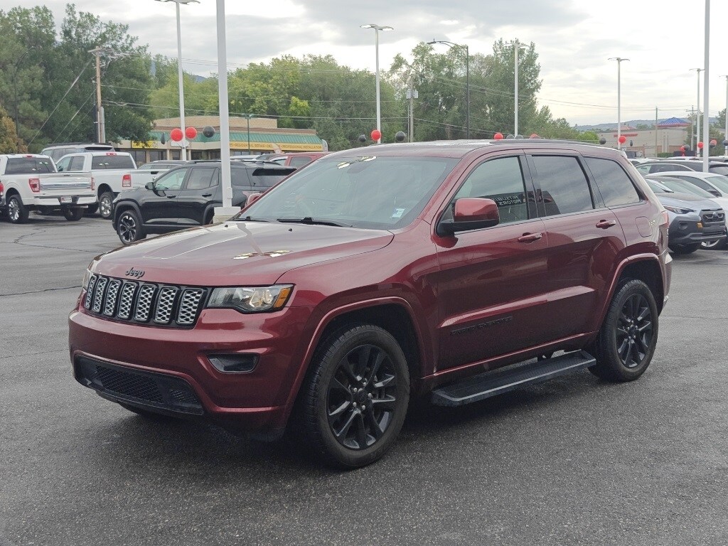 2020 Jeep Grand Cherokee Altitude photo 2