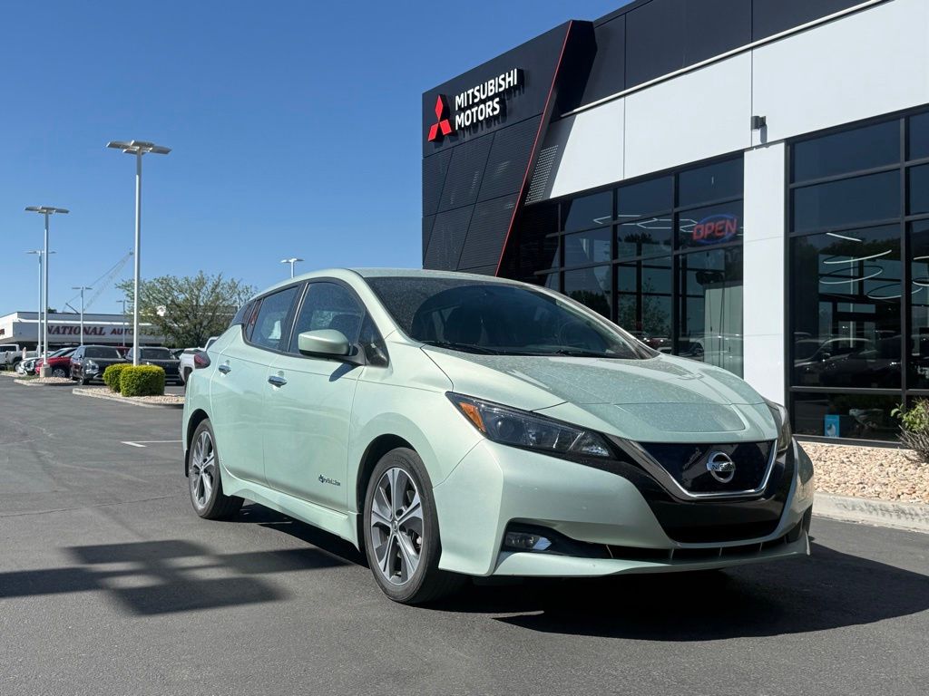 2019 Nissan Leaf SV's photo