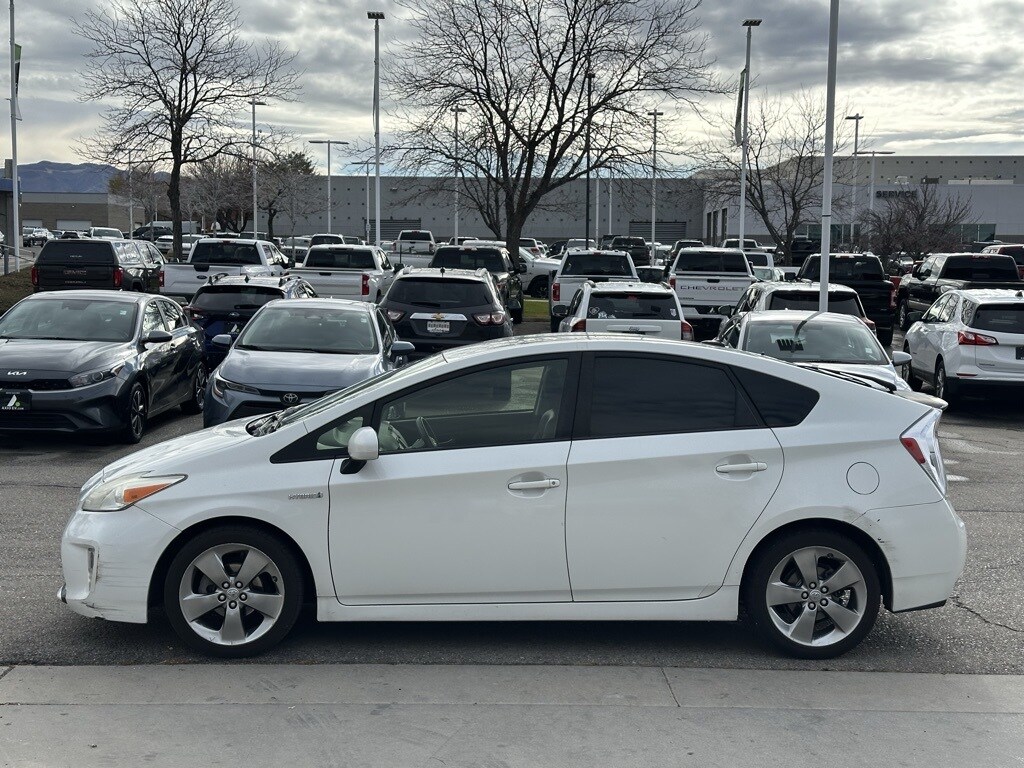 2013 Toyota Prius photo 3