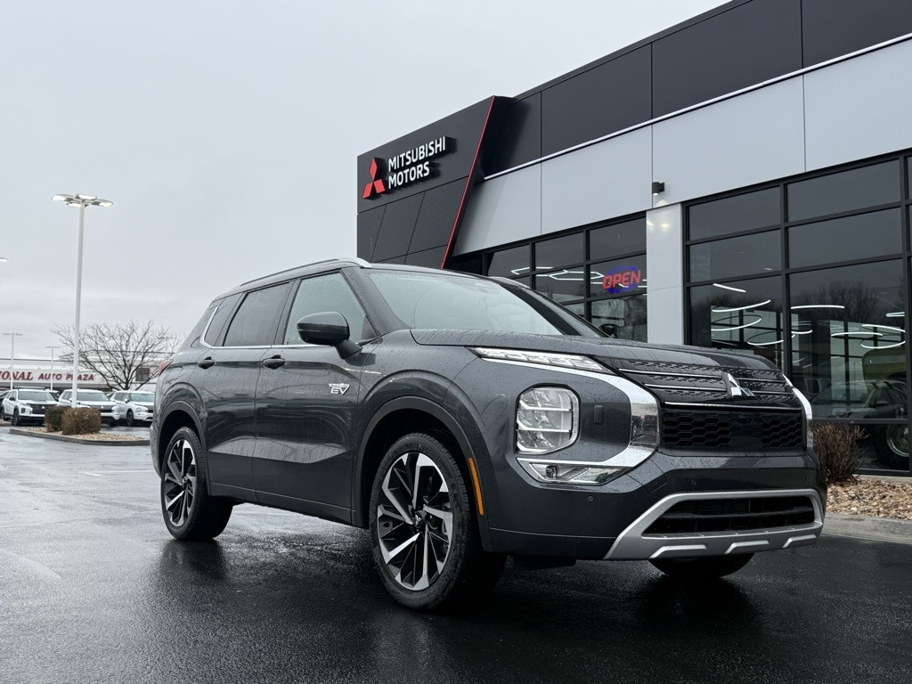 2025 Mitsubishi Outlander Plug-in Hybrid SEL's photo