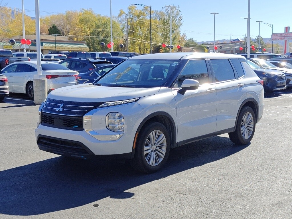 Used 2023 Mitsubishi Outlander ES SUV
