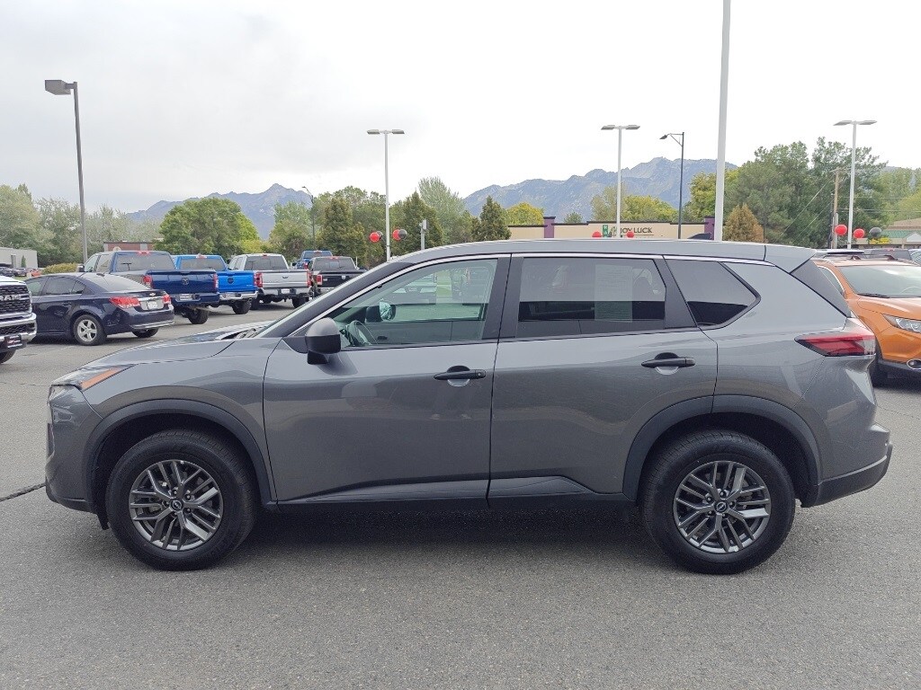2024 Nissan Rogue S photo 3