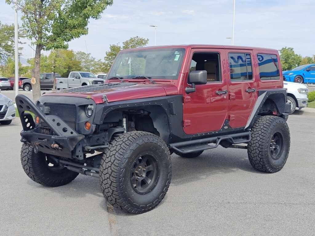 2013 Jeep Wrangler Unlimited Sahara photo 3