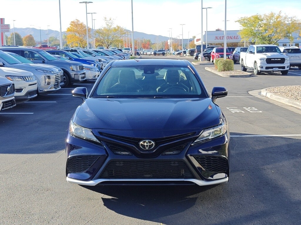 2021 Toyota Camry SE photo 2
