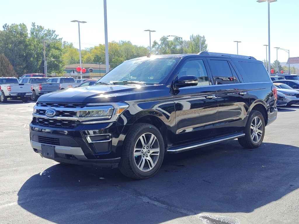 2023 Ford Expedition MAX Limited photo 3