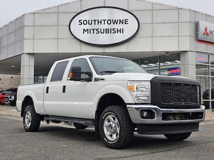 2016 Ford F-350 XLT Truck Crew Cab