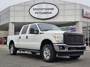 2016 Ford F-350 XLT Truck Crew Cab
