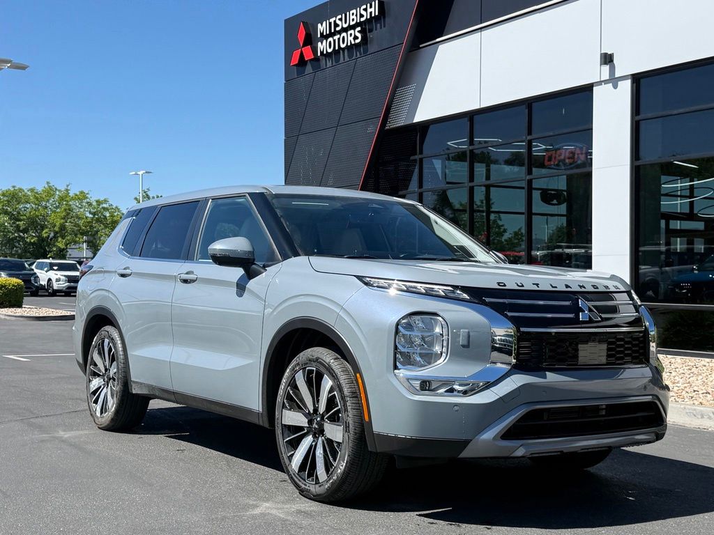 2026 Mitsubishi Outlander SE S-AWC's photo