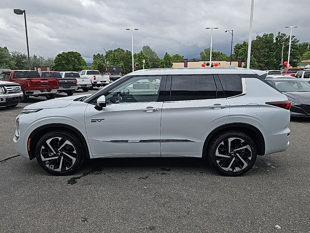 2025 Mitsubishi Outlander PHEV SEL photo 4