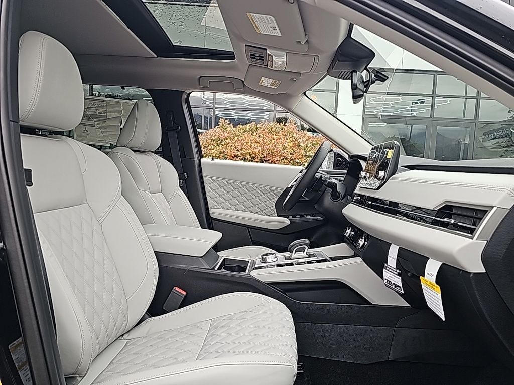 2025 Mitsubishi Outlander Plug-in Hybrid SEL - Photo 28