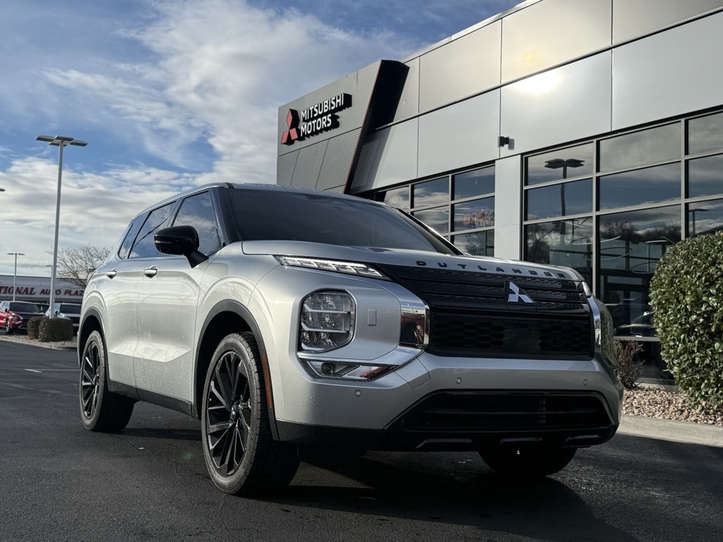 2023 Mitsubishi Outlander SE Black Edition