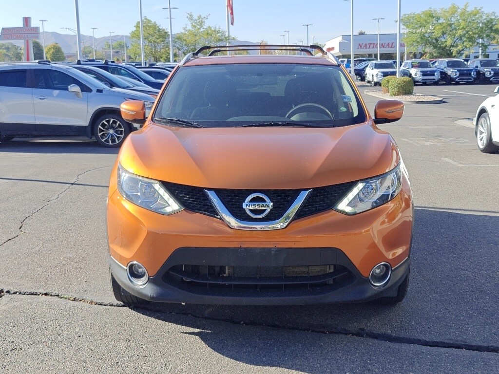 2017 Nissan Rogue Sport SV photo 2