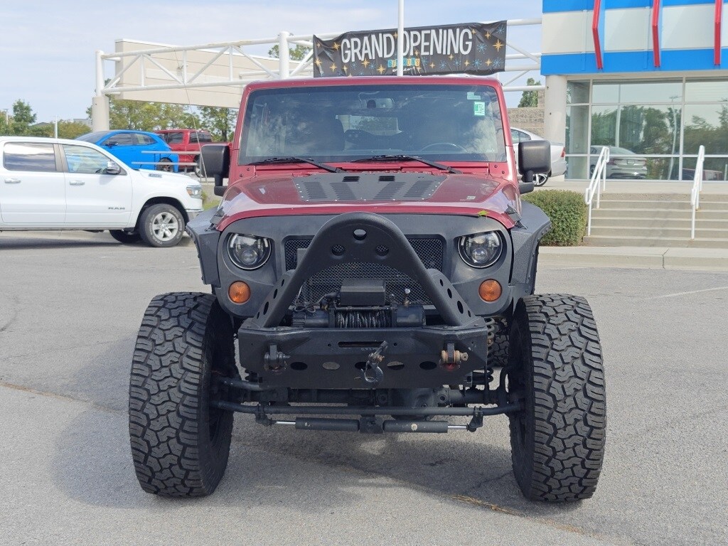 2013 Jeep Wrangler Unlimited Sahara photo 2
