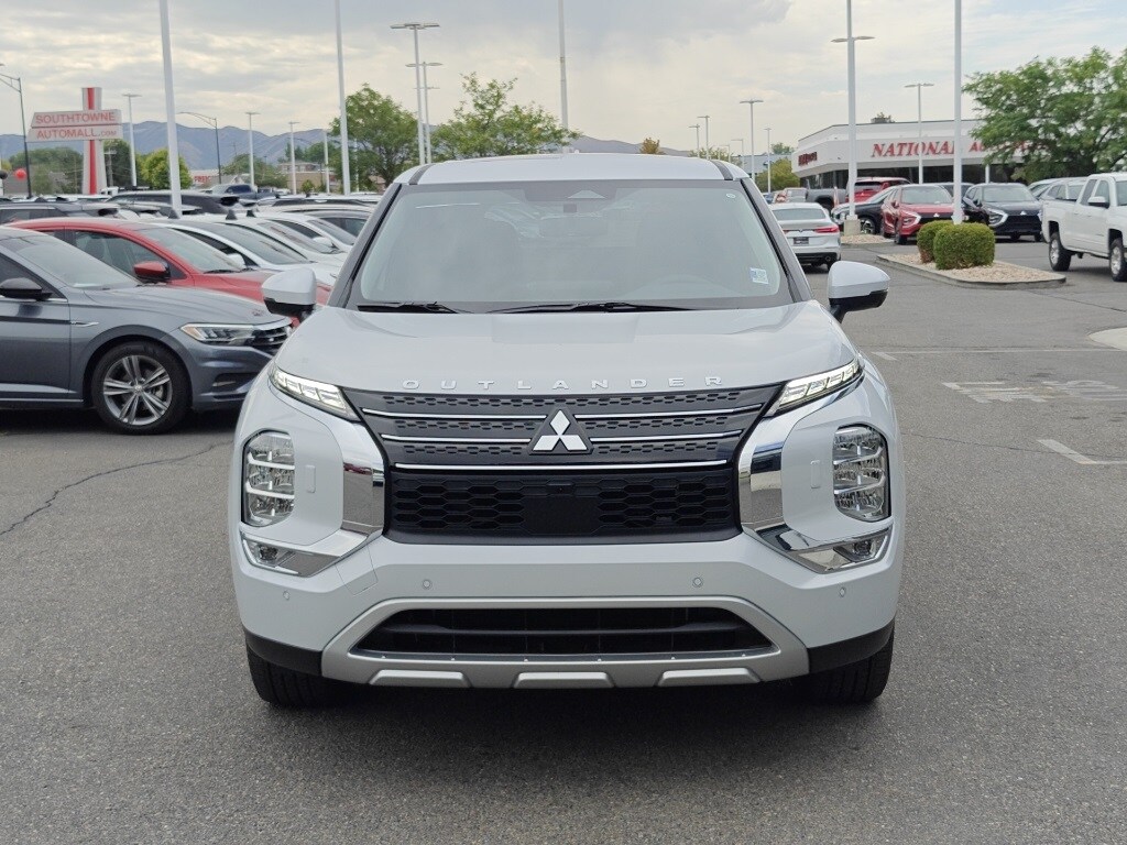 2025 Mitsubishi Outlander PHEV SE photo 2