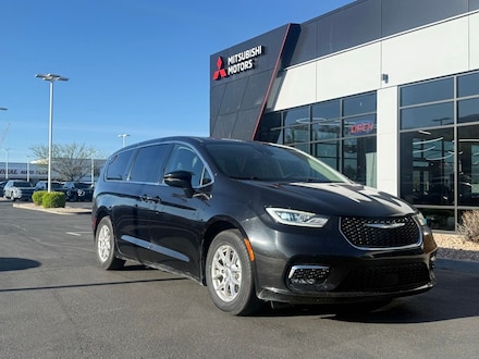 2023 Chrysler Pacifica Touring L Van Passenger Van